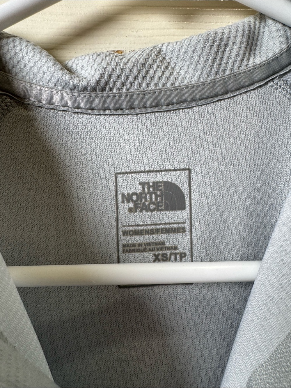 The North Face Women's Light Gray Half-Zip Hoodie Pullover - Picture 3 of 3